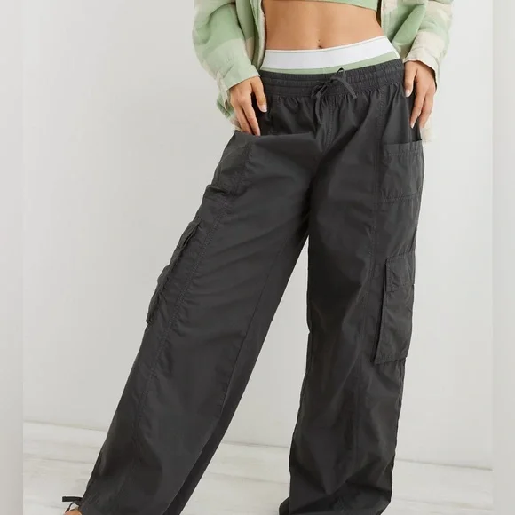 Aerie Cargo Track Pants - Picture 2 of 8
